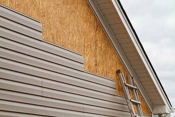 Professional Siding Repair technician working in Sharon, SC